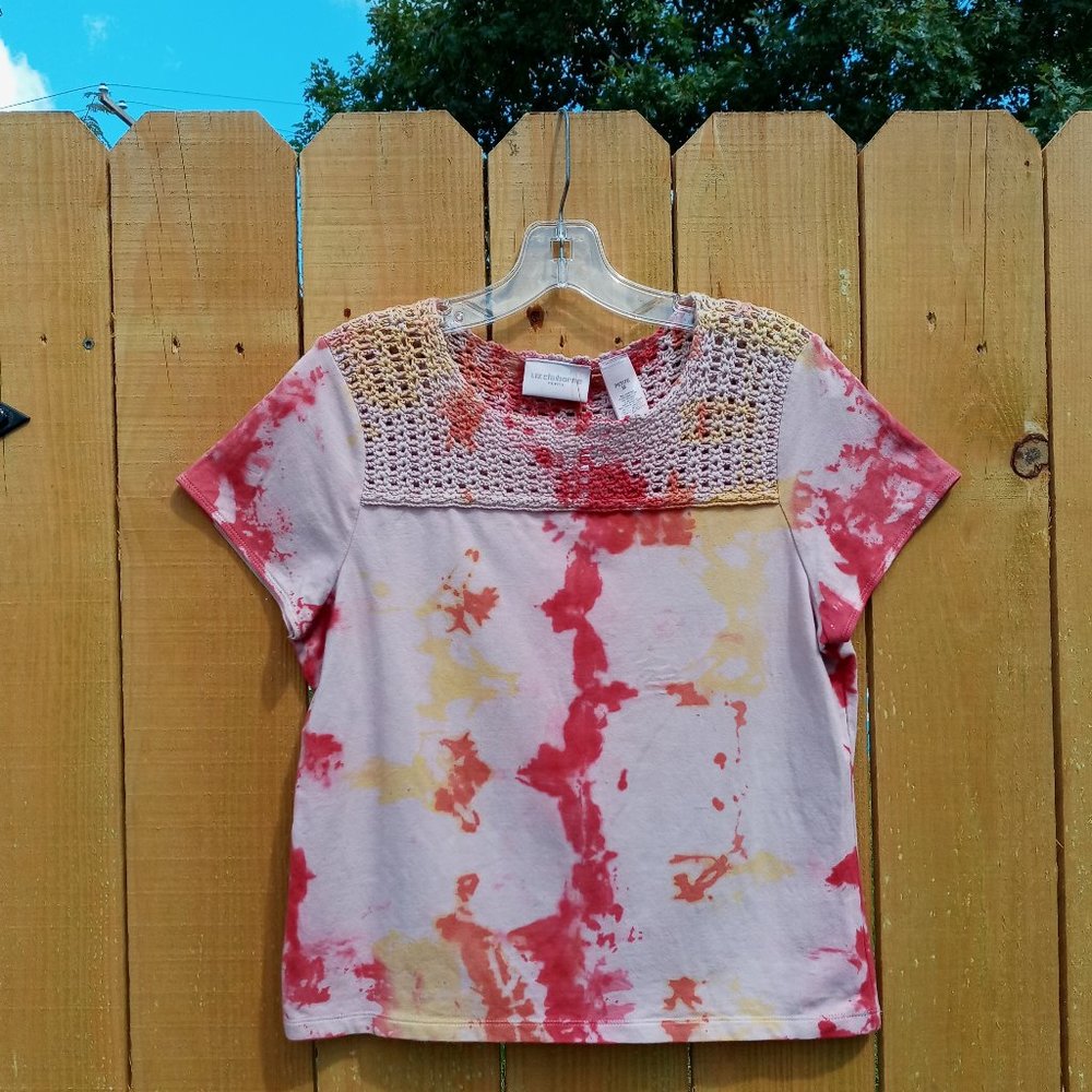 Liz Claiborne Women's Med Petite Top Tie Dye Crochet Knit Beige Short Sleeve Tee
